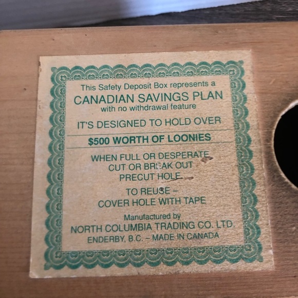 Vtg Wooden Canadian Loonie Coin Bank - Picture 12 of 14